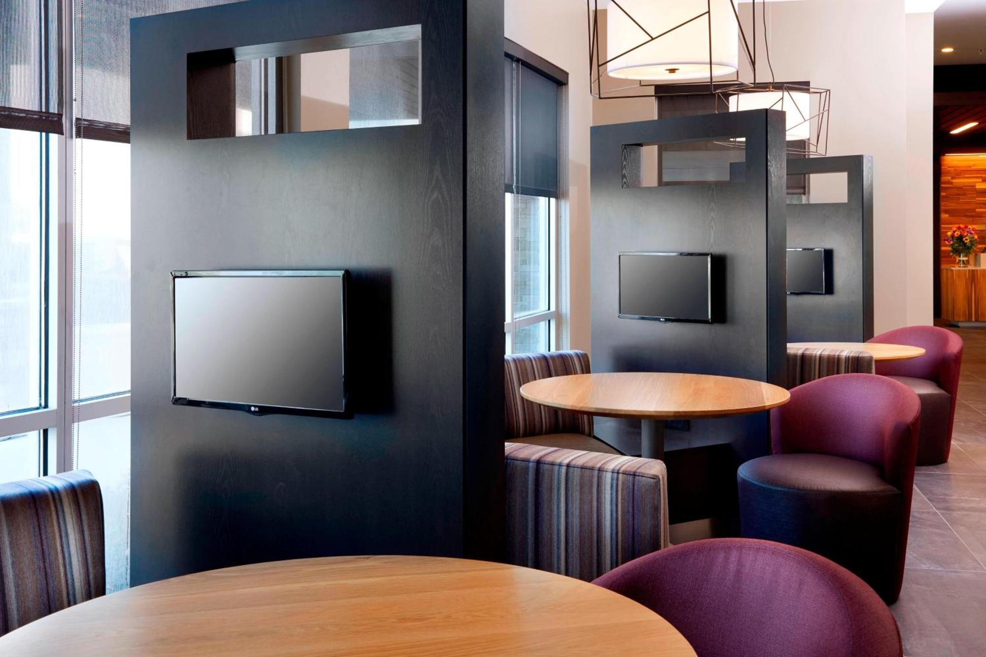Hotel Courtyard By Marriott Houston Intercontinental Airport Esterno foto