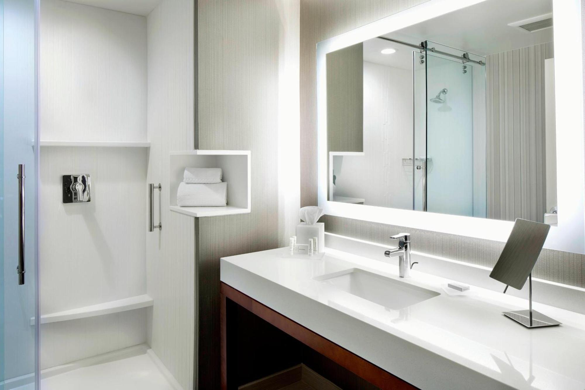 Hotel Courtyard By Marriott Houston Intercontinental Airport Esterno foto