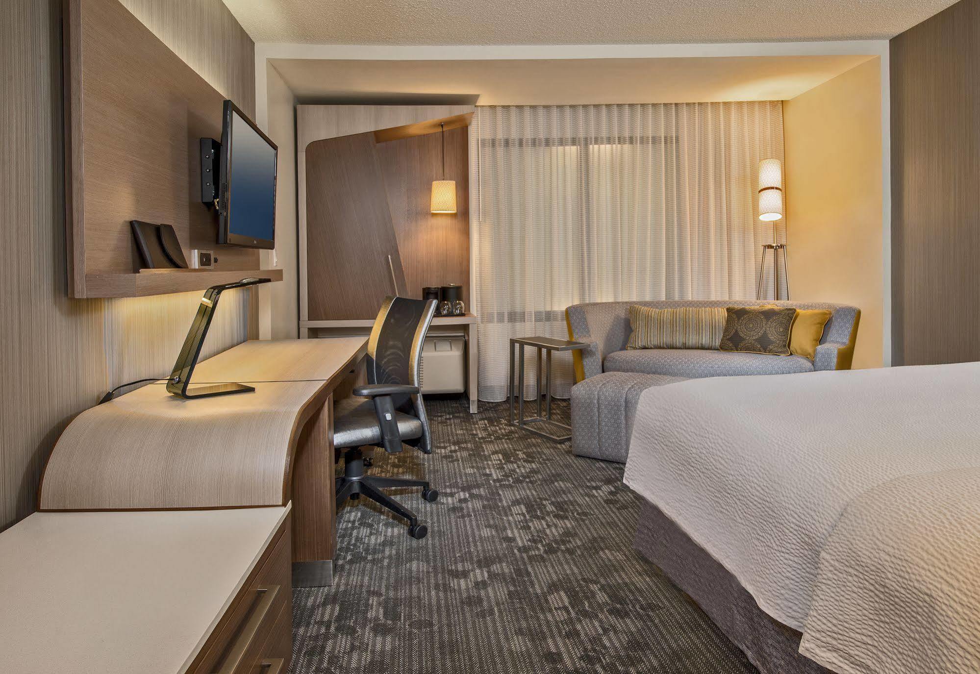 Hotel Courtyard By Marriott Houston Intercontinental Airport Esterno foto